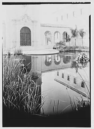 A black-and-white 1931 photograph of the Sarasota County courthouse tower against a clear sky.